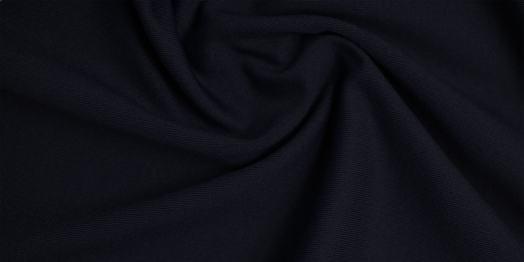 Sportbekleidung für Damen, Herren und Kinder in navy blau